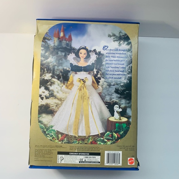 Mattel Disney Snow White Holiday Princess doll - Picture 3 of 7